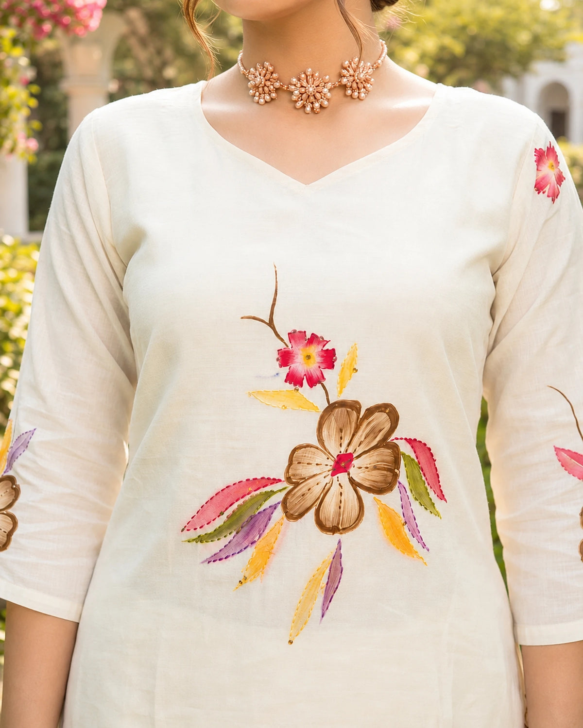 GlamVastra Ivory Mul Chanderi Handprinted Floral Kurta Set with Dupatta